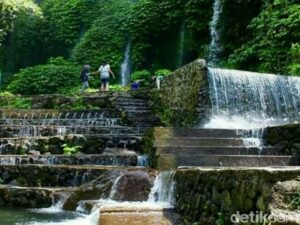 Air Terjun Benang Kelambu: Lokasi, Fasilitas, Tips Berkunjung