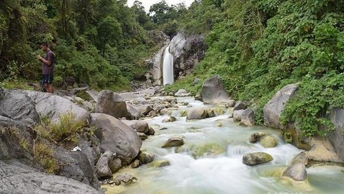 Mangku Sakti Waterfall Lombok: Daya Tarik. Harga Tiket, Rute