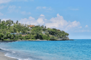 Menikmati Keindahan Pantai Kerandangan di Lombok