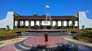 Pontianak City Tour – Museum Negeri Sejarah Budaya Khas