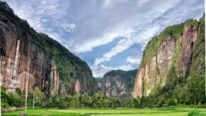 Mengintip Keindahan Harau Valley, Destinasi Wisata Cocok untuk Healing dari Perkotaan