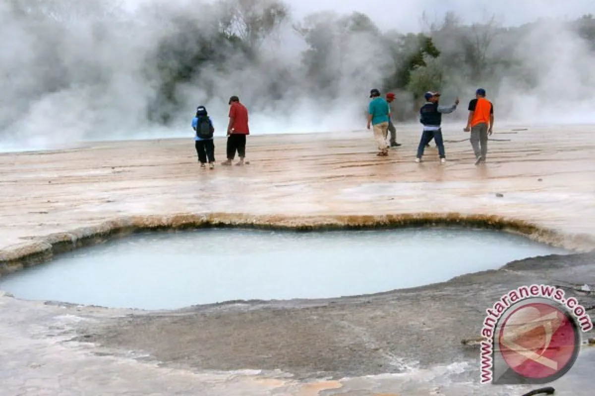 Pesona Wisata Alam Keramikan Suoh Lampung Barat